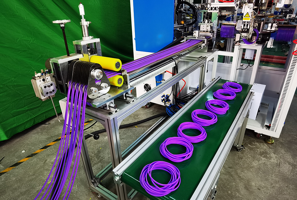 Warmly congratulate Zoomlea grand launch of new silicone sealing ring bonding machine